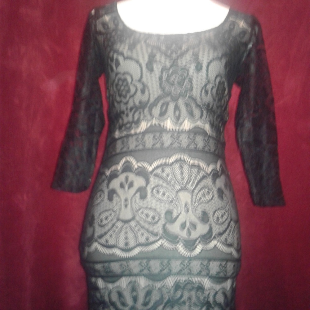 Dress - Picture 3 of 4